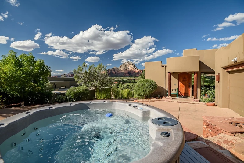 hot tub at Sedona Arizona vacation rental