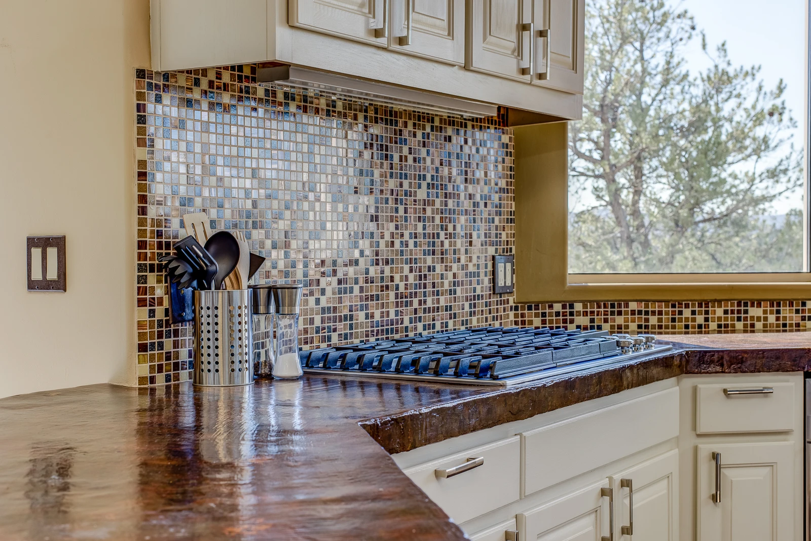165833284