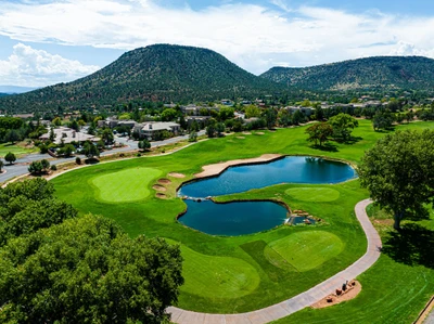 Sedona Hangout on the Green