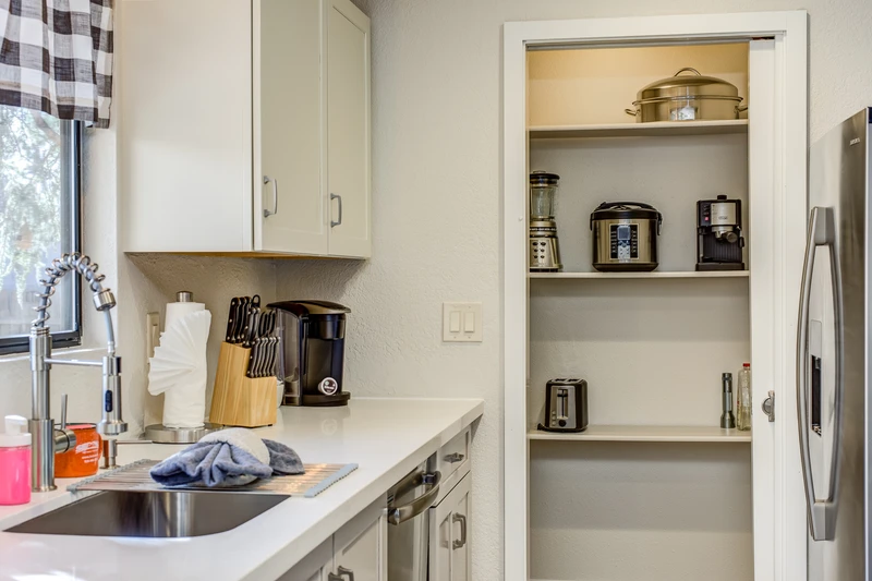 165831086