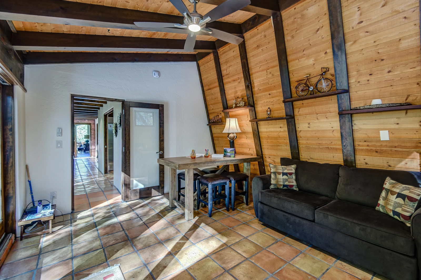 165829038
