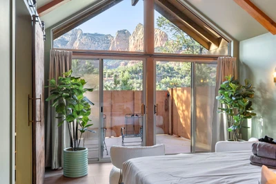 Sedona Demir Suite 205