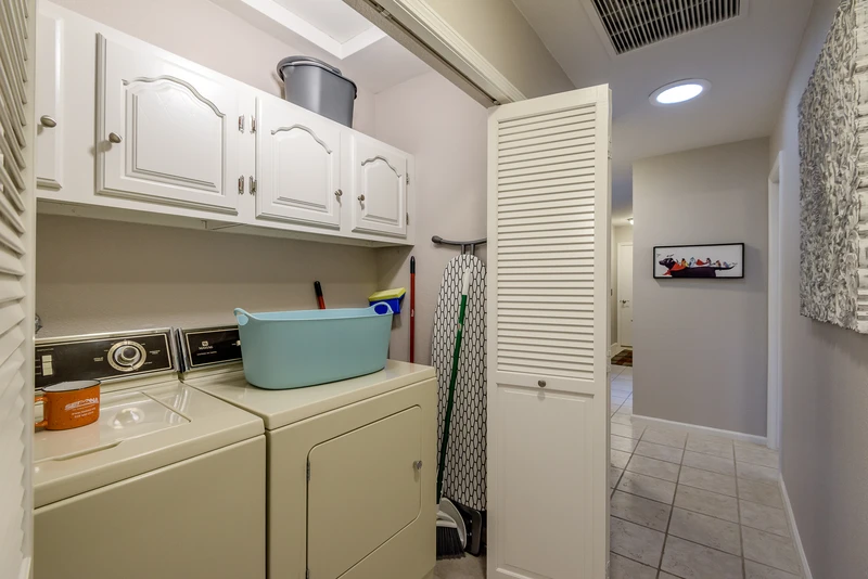 165834294