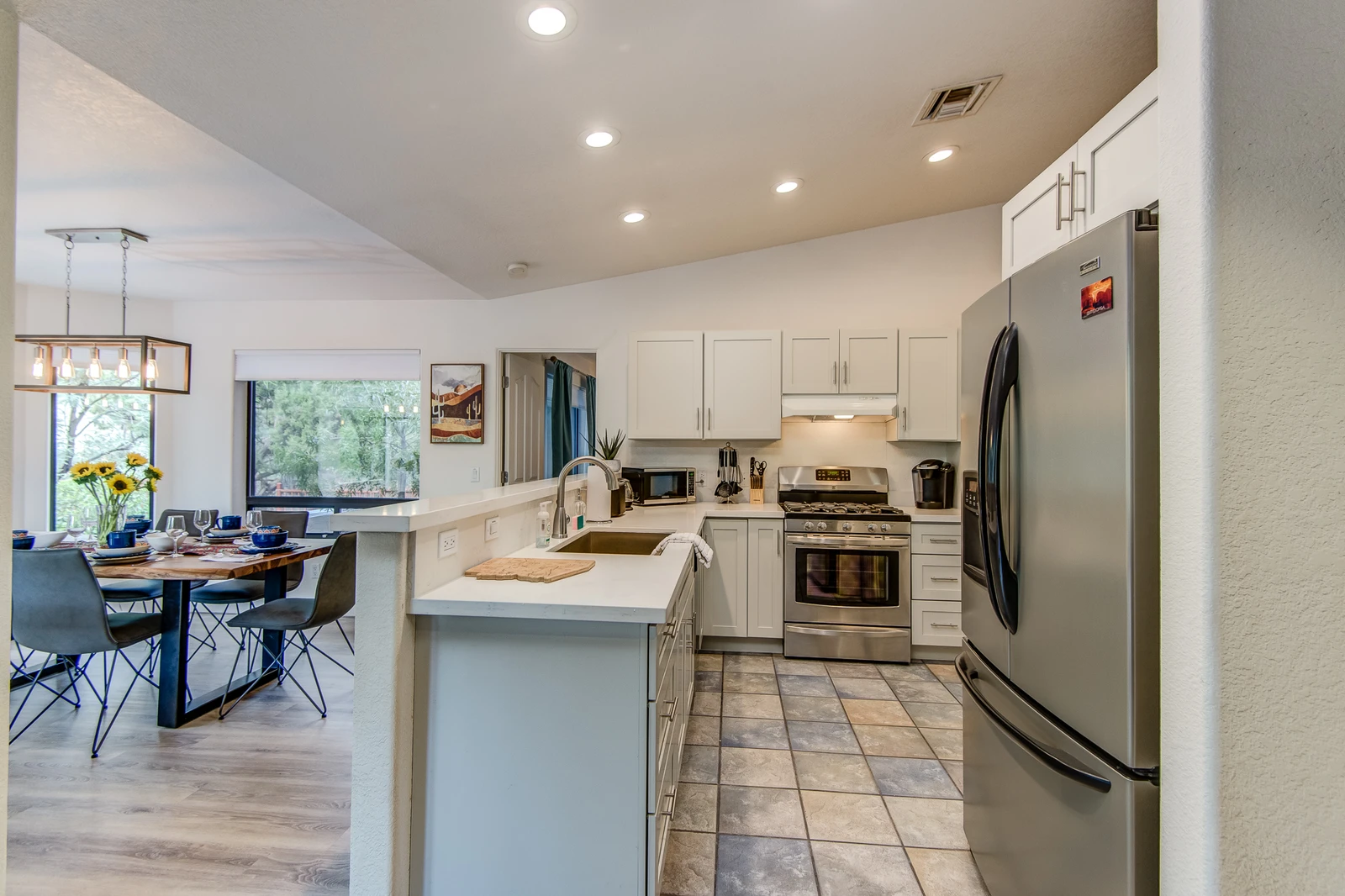 165838338