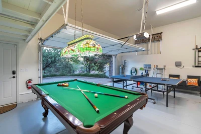 167160184