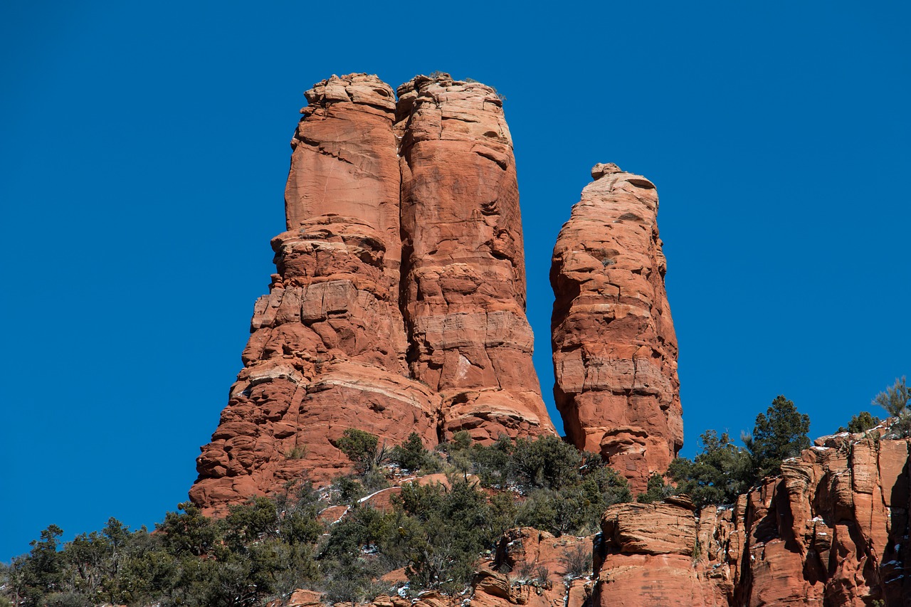 Sedona Activities: hiking the red rocks of the area